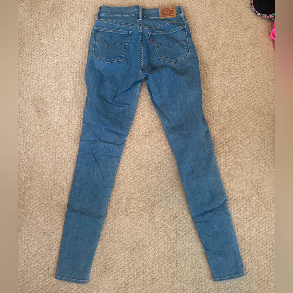 Levi's 710 Women’s Light Blue Skinny Jeans